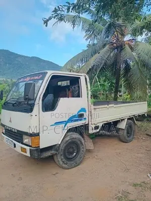 Mitsubishi Canter 1990
