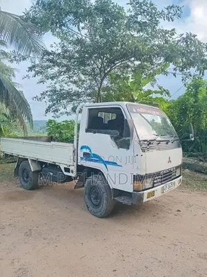 Mitsubishi Canter 1990