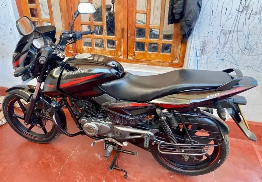 Bajaj Pulsar 150 2017