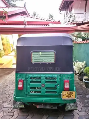 Bajaj RE Three Wheeler 2017