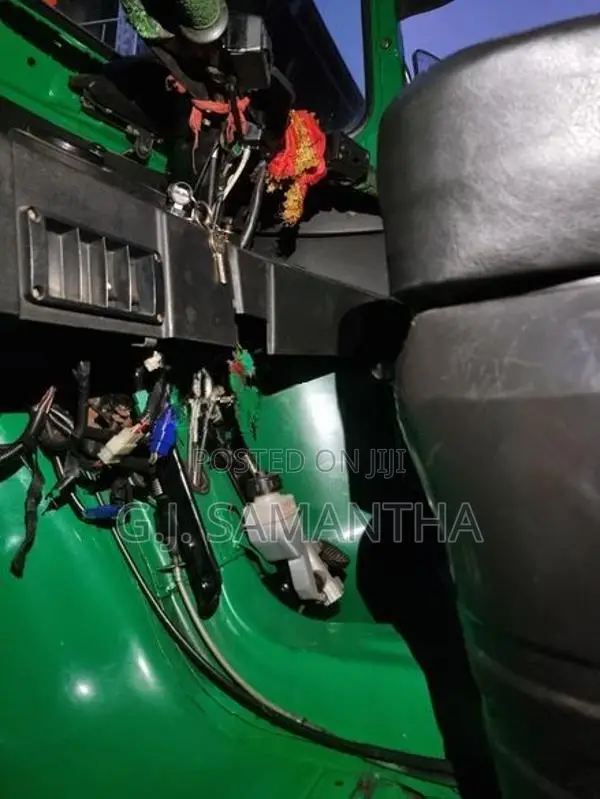 Bajaj RE Three Wheeler 2017