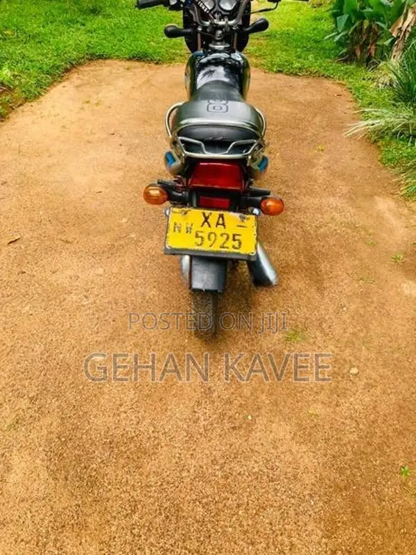 Bajaj CT100 2011