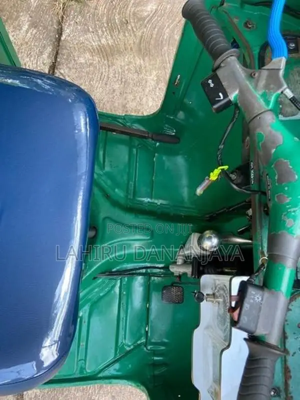 Bajaj RE 2005