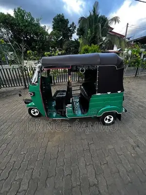 Bajaj RE 2010