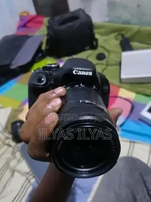Canon EOS 600D Camera