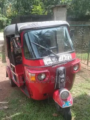 Bajaj RE 2012
