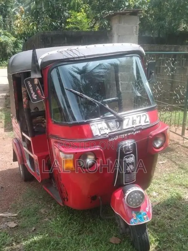 Bajaj RE 2012