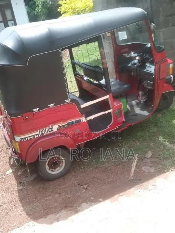 Bajaj RE 2012