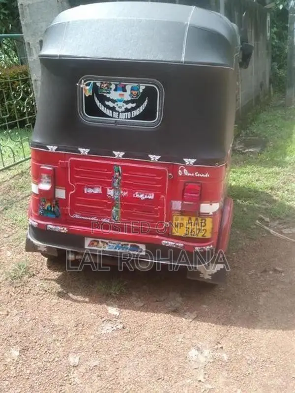 Bajaj RE 2012