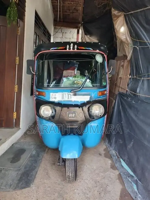 Bajaj RE 2017