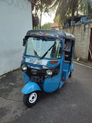Bajaj RE 2017