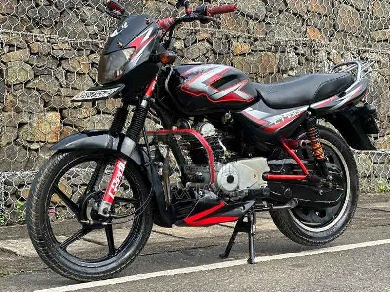 Bajaj CT100 2013