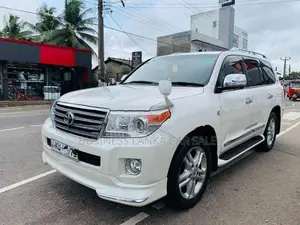 Toyota Land Cruiser V8 ZX 2011
