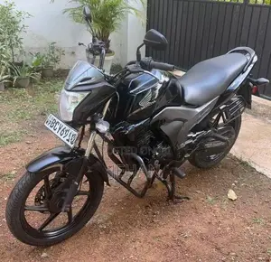 Honda CB Trigger 2015