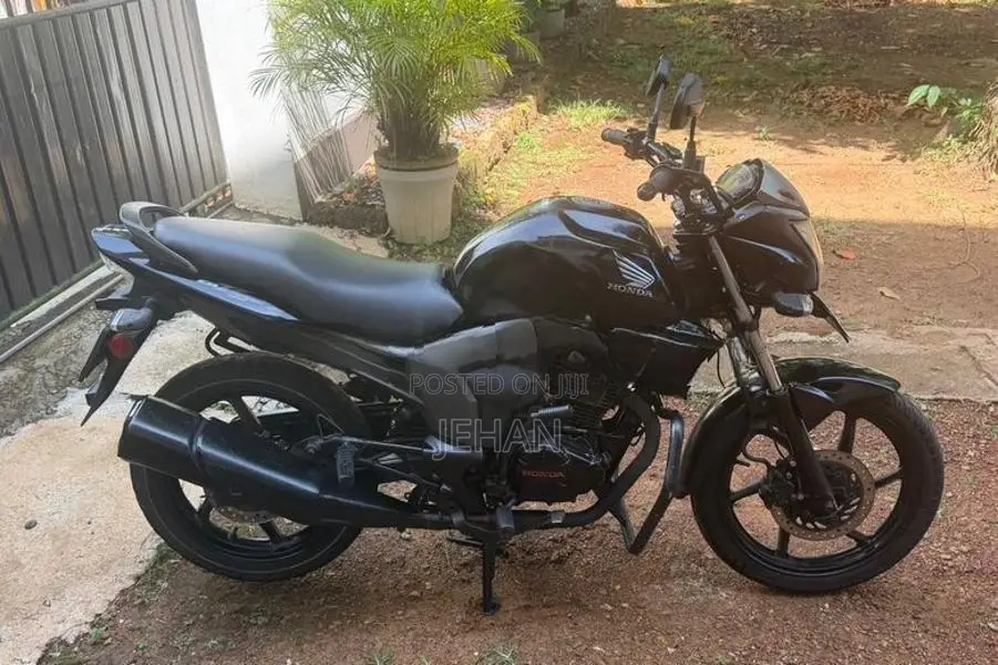 Honda CB Trigger 2015