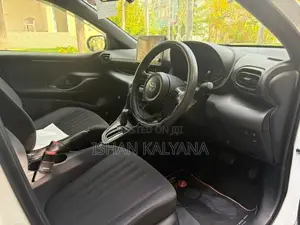 Toyota Yaris X Limited 4way 2025