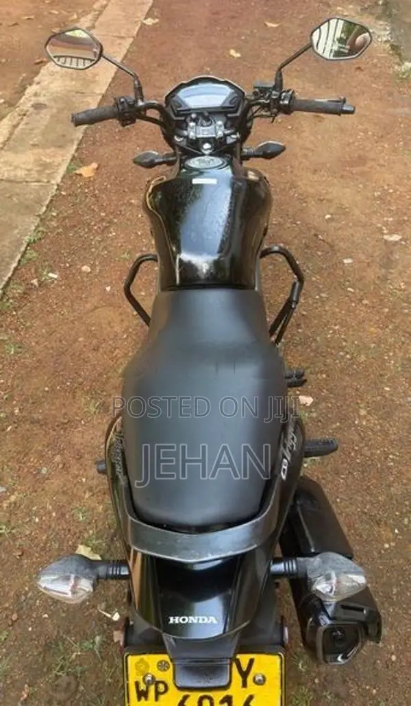Honda CB Trigger 2015