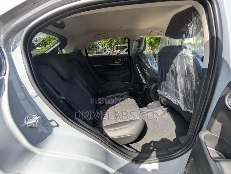 Honda Vezel Z Premium 10 Speaker 2026