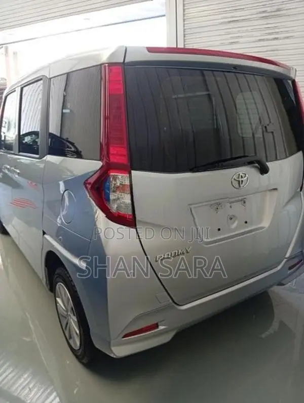 Toyota Roomy x 2023