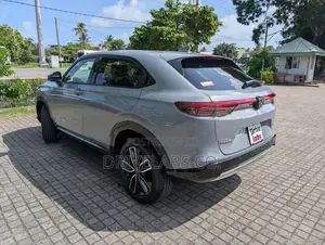 Honda Vezel Z Premium 10 Speaker 2026