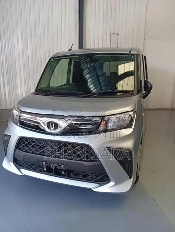 Toyota Roomy x 2023