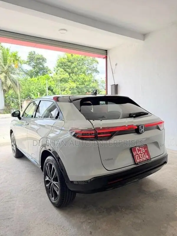 Honda Vezel Z Play Premium 2024