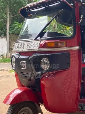 Bajaj RE 2015