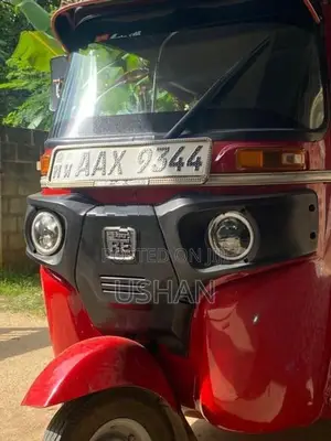 Bajaj RE 2015