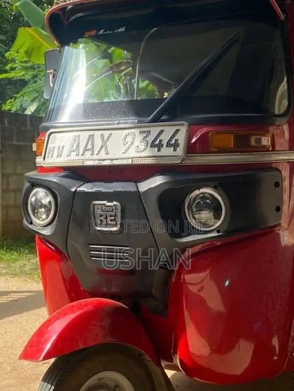 Bajaj RE 2015