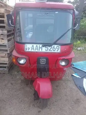 Bajaj RE RE205 2013