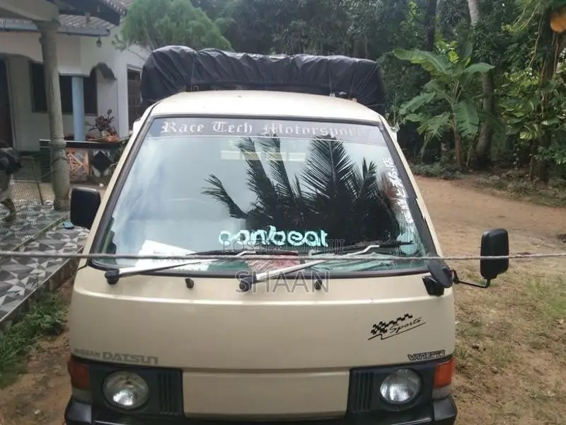 Nissan Vanette Cherry vennete 1982