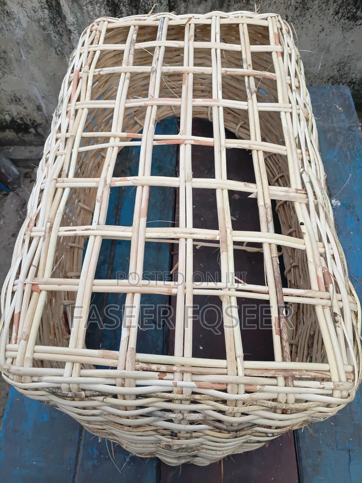 Roster Cattle Cage
