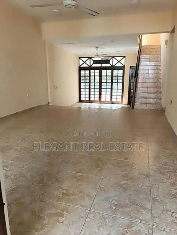 Commercial Office Space for Rent in Colombo 04 (A6365)