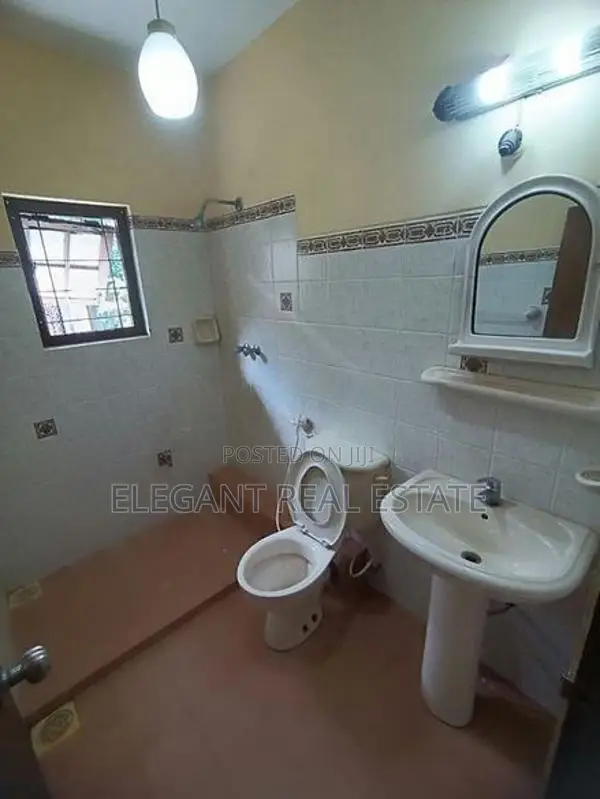 Commercial Office Space for Rent in Colombo 04 (A6365)