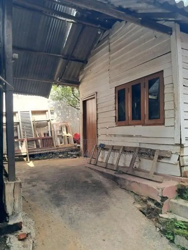 6.9 Perches Land with House for Sale in Welewatta Wellampitiya