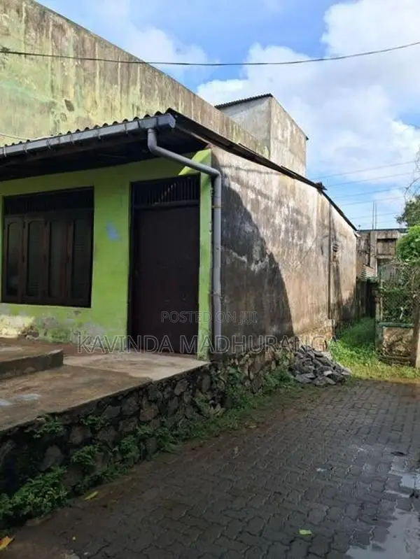 6.9 Perches Land with House for Sale in Welewatta Wellampitiya