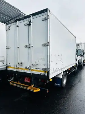 Isuzu Elf Freezer Hybridtruck 2019