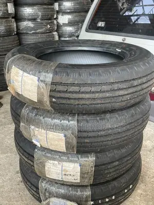 215/70R/17.5 Bridgestone Tier