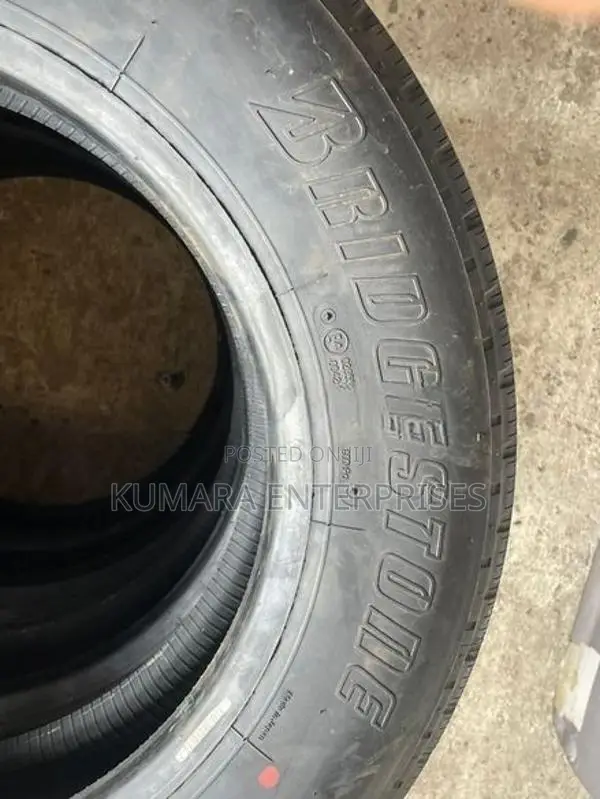215/70R/17.5 Bridgestone Tier
