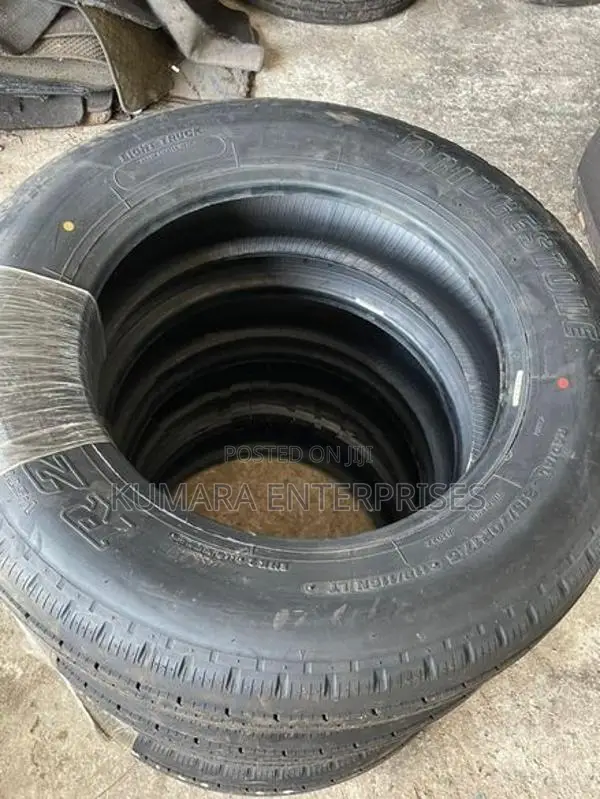 215/70R/17.5 Bridgestone Tier