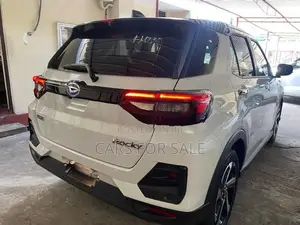 Honda Vezel Z Play Moon Roof 2025