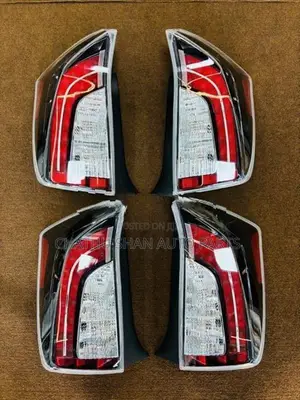 toyota prius tail light