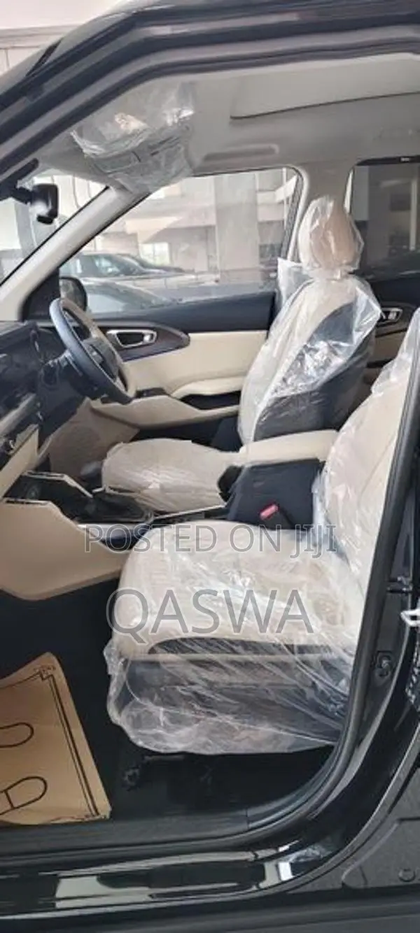 Kia Carens clavis 2025