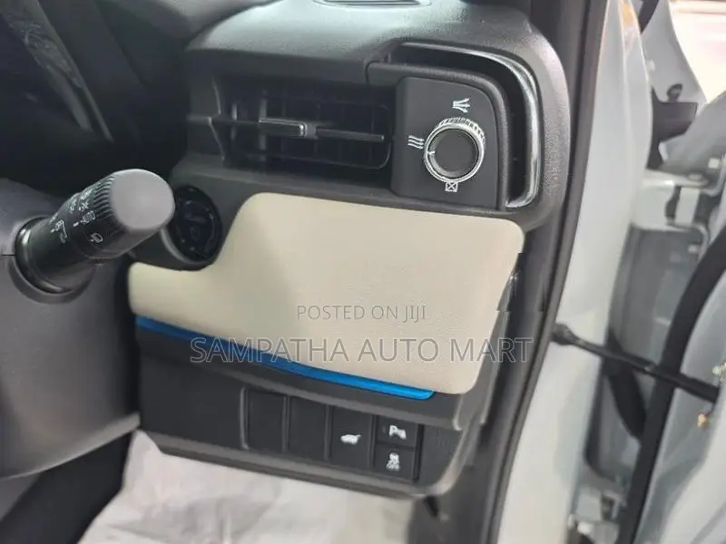 Honda Vezel Z PLAY MOON ROOF 2026
