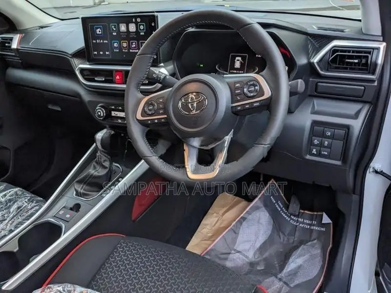 Toyota Raize Z- PACKAGE HYBRID 2026