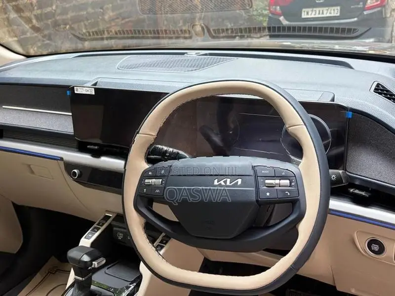 Kia Carens clavis 2025