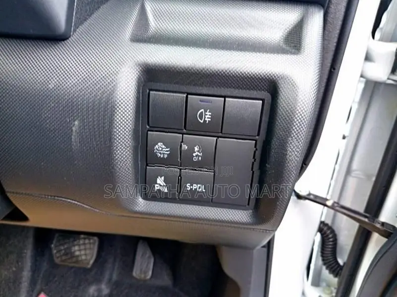 Toyota Raize Z- PACKAGE HYBRID 2026