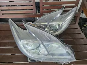 toyota prius w 130 head light