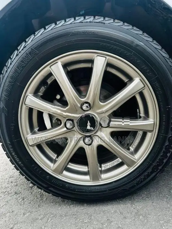 Daihatsu Mira 2024