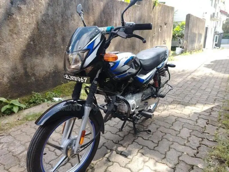 Bajaj CT100 2025